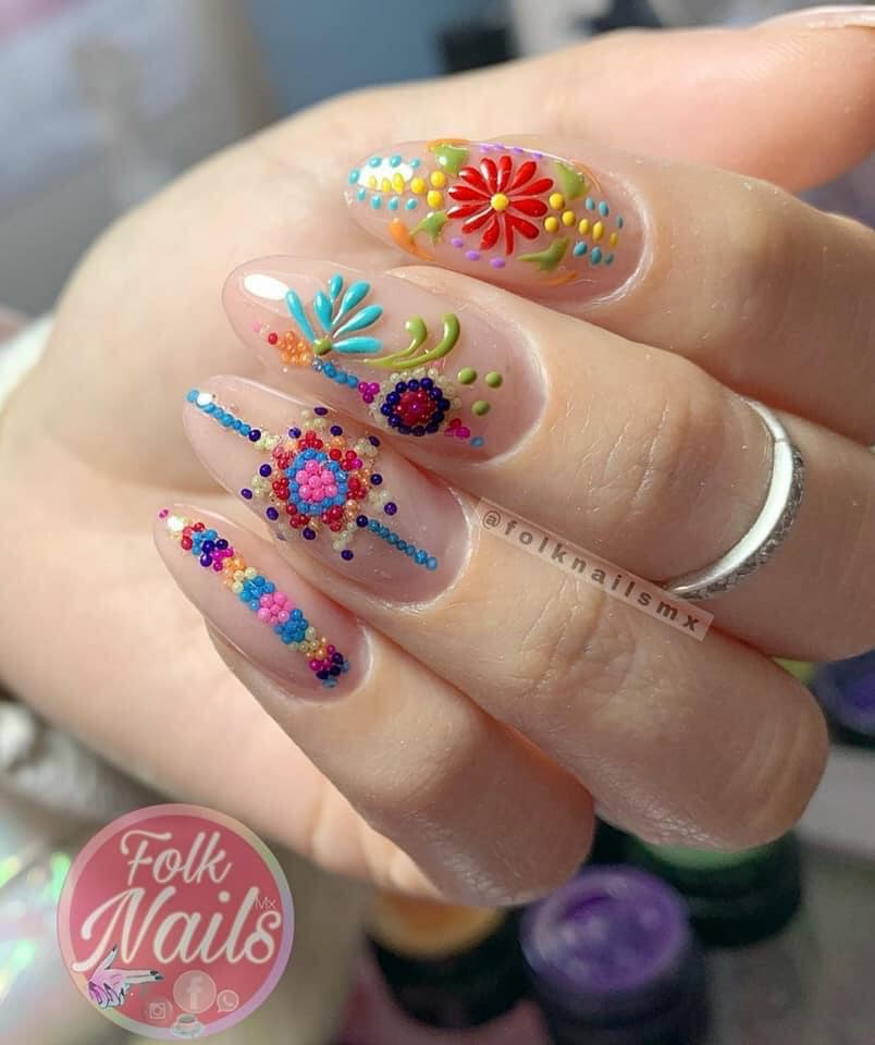 uñas cristal con guias de colores ;20 Ideas para darle a tus uñas un estilo mexicano y lleno de color