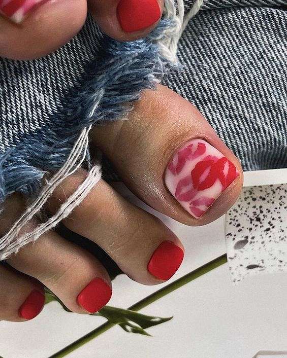 30 increíbles ideas para uñas rojas que debes probar фото №24