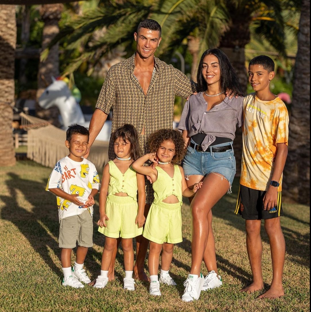 Cristiano Ronaldos Adorable Family Pics