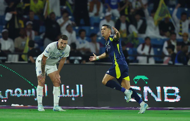 Ronaldo scored but Al Nassr still 'lost' to Al Hilal in the Saudi Arabia Super Cup final - Photo 1.